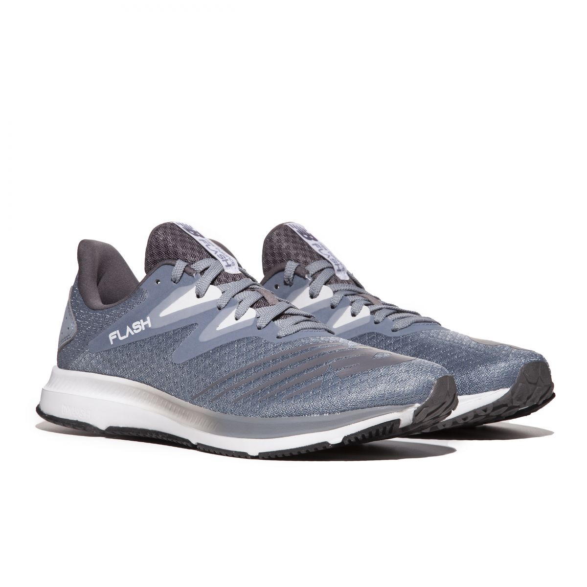 Кроссовки New Balance DynaSoft Flash V6 Кроссовки New Balance DynaSoft Flash V6