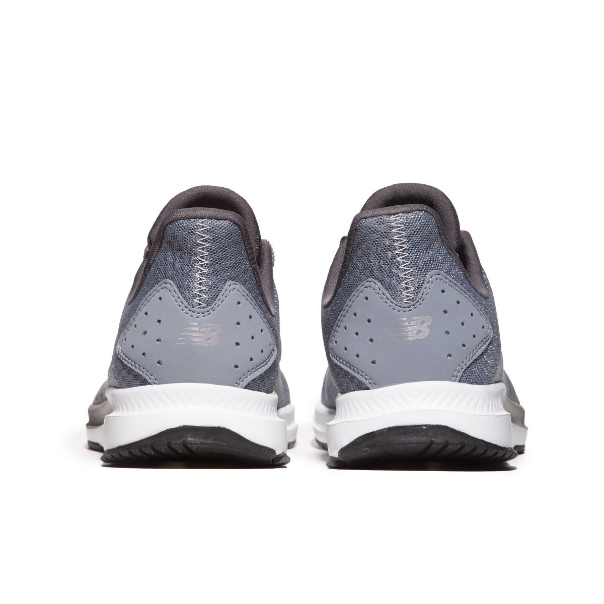Кроссовки New Balance DynaSoft Flash V6 Кроссовки New Balance DynaSoft Flash V6
